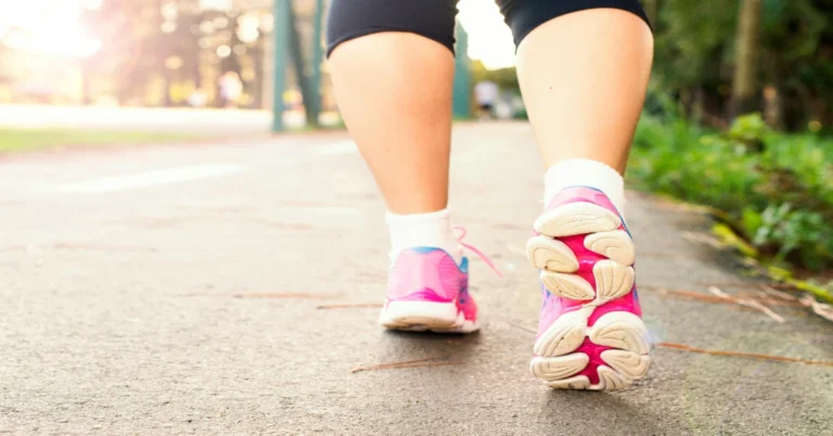 How Daily Walking Improves Health and Life Expectancy Naturally