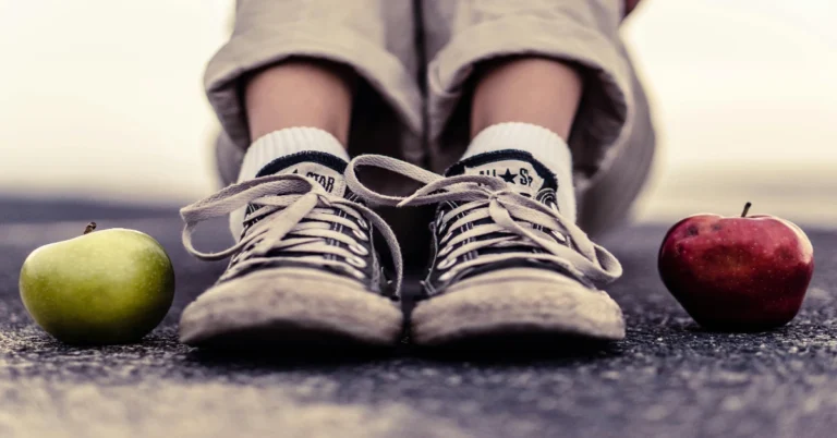 Daily Habits That Secretly Damage Your Health (And What to Do Instead)