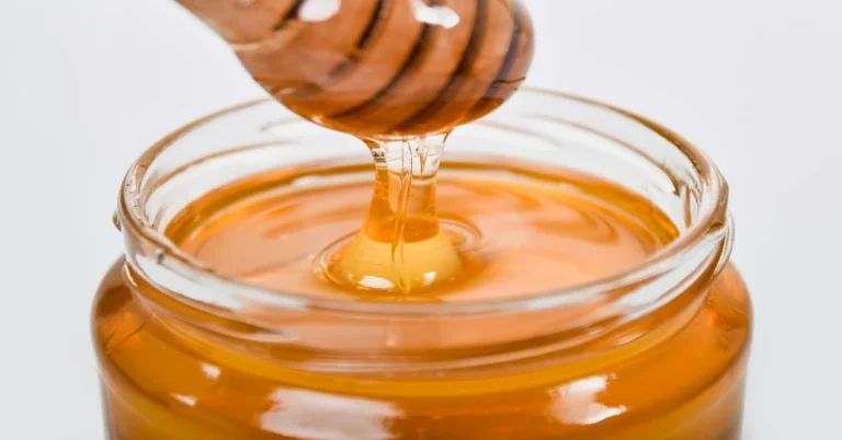 The Remarkable Health Benefits of Honey: Nature’s Sweet Healer