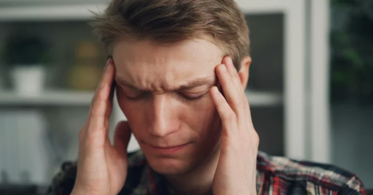 Migraine: Causes, Symptoms, Treatment, and Practical Ways to Manage It